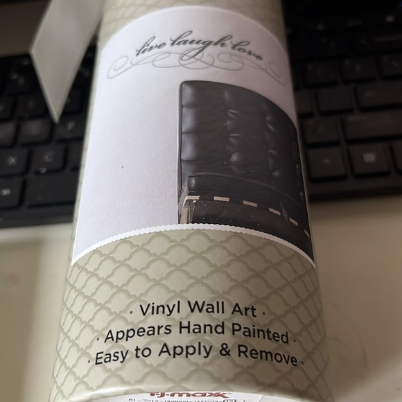 Live laugh love. Vinyl wall quote in black peel and stick Easy on and removable - Picture 2 of 6